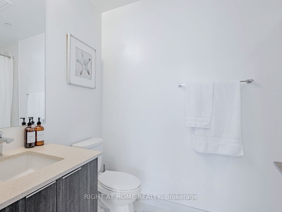 120 Parliament St, #405