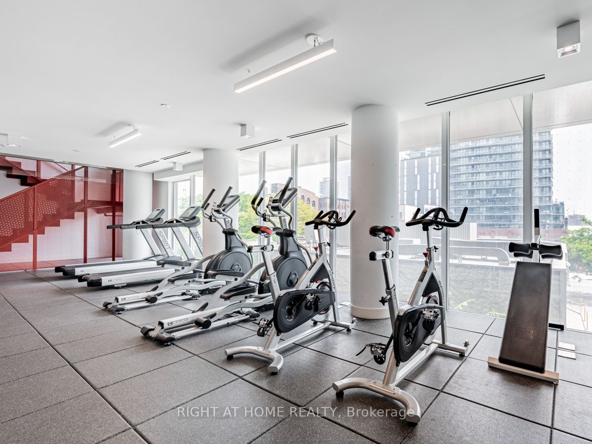 120 Parliament St, #405