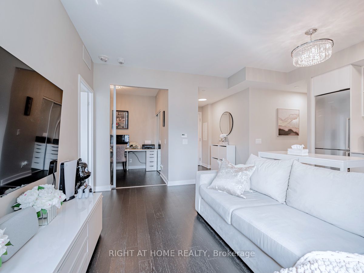 120 Parliament St, #405