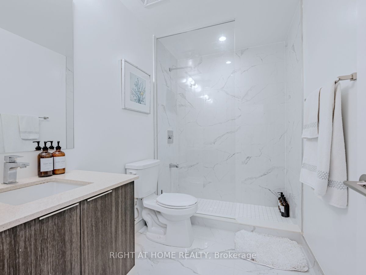 120 Parliament St, #405