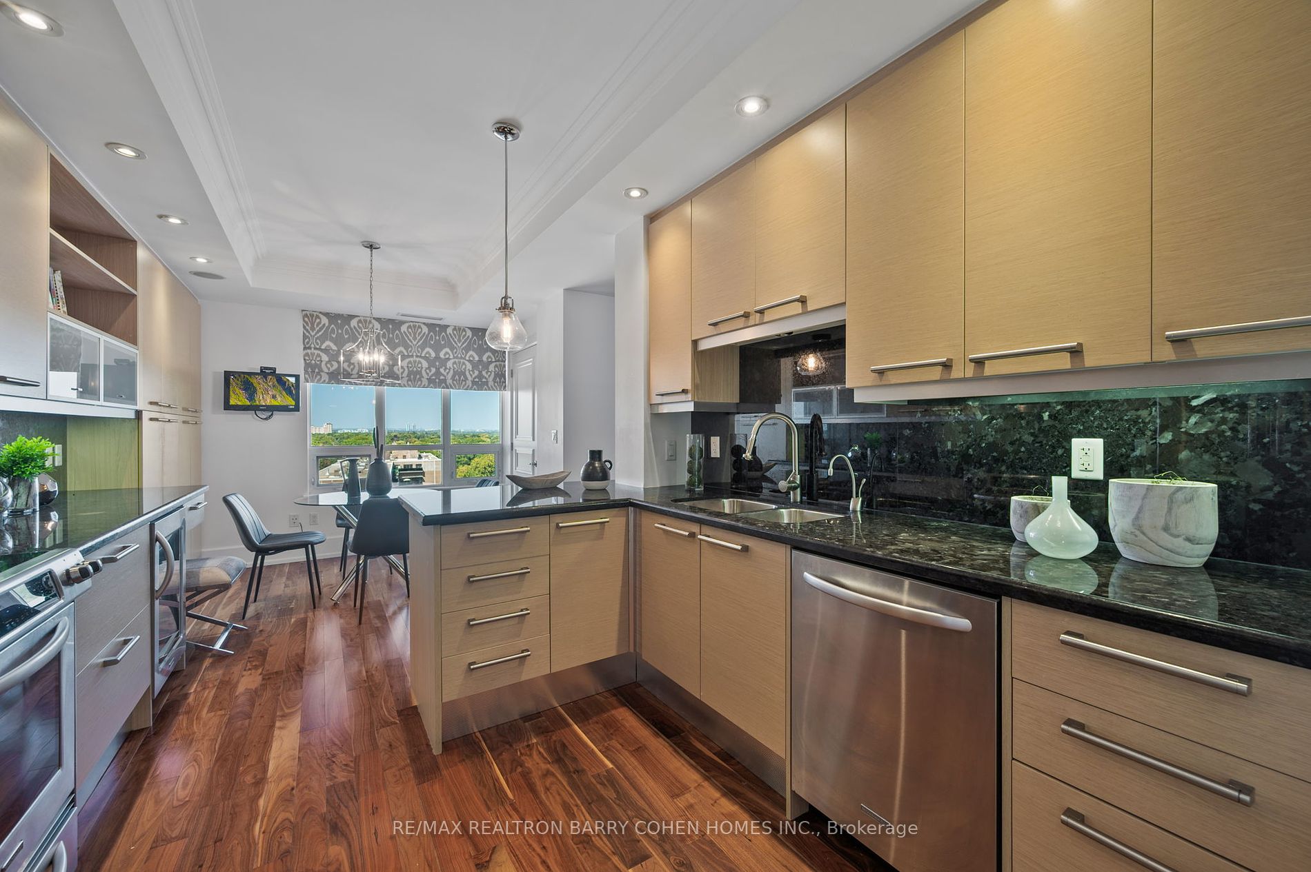 662 Sheppard Ave E, #805c