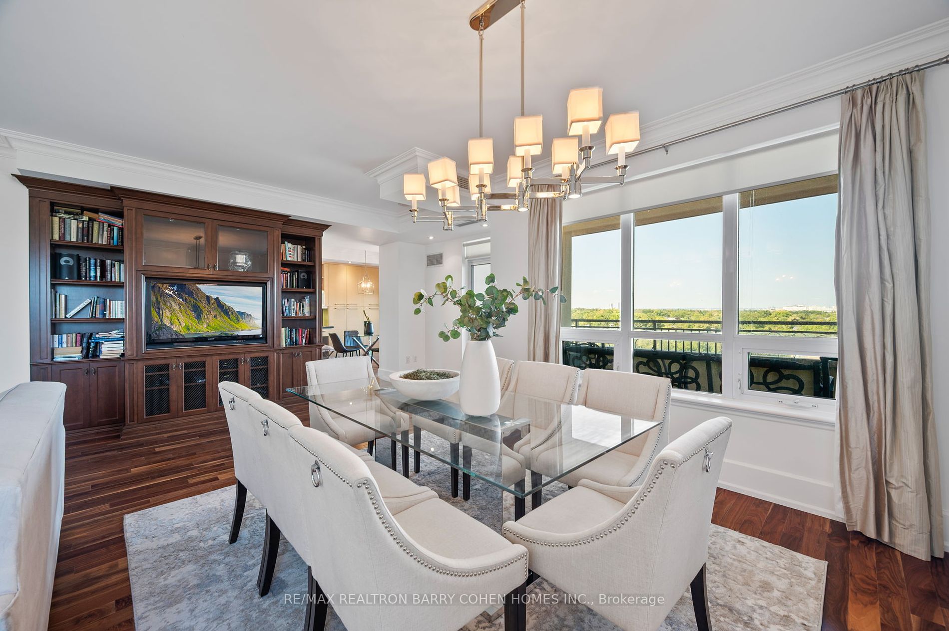 662 Sheppard Ave E, #805c