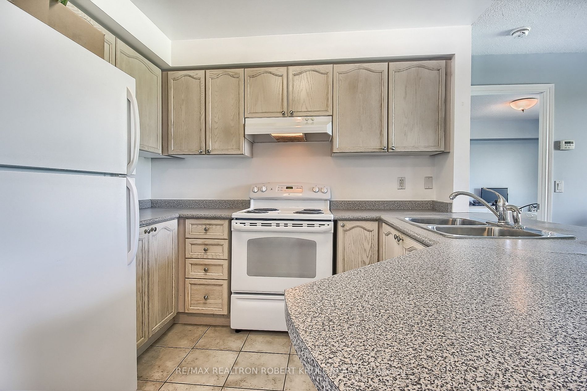 1030 Sheppard Ave W, #402