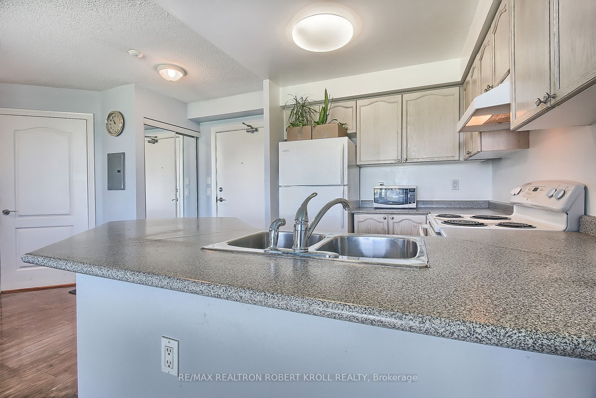 1030 Sheppard Ave W, #402