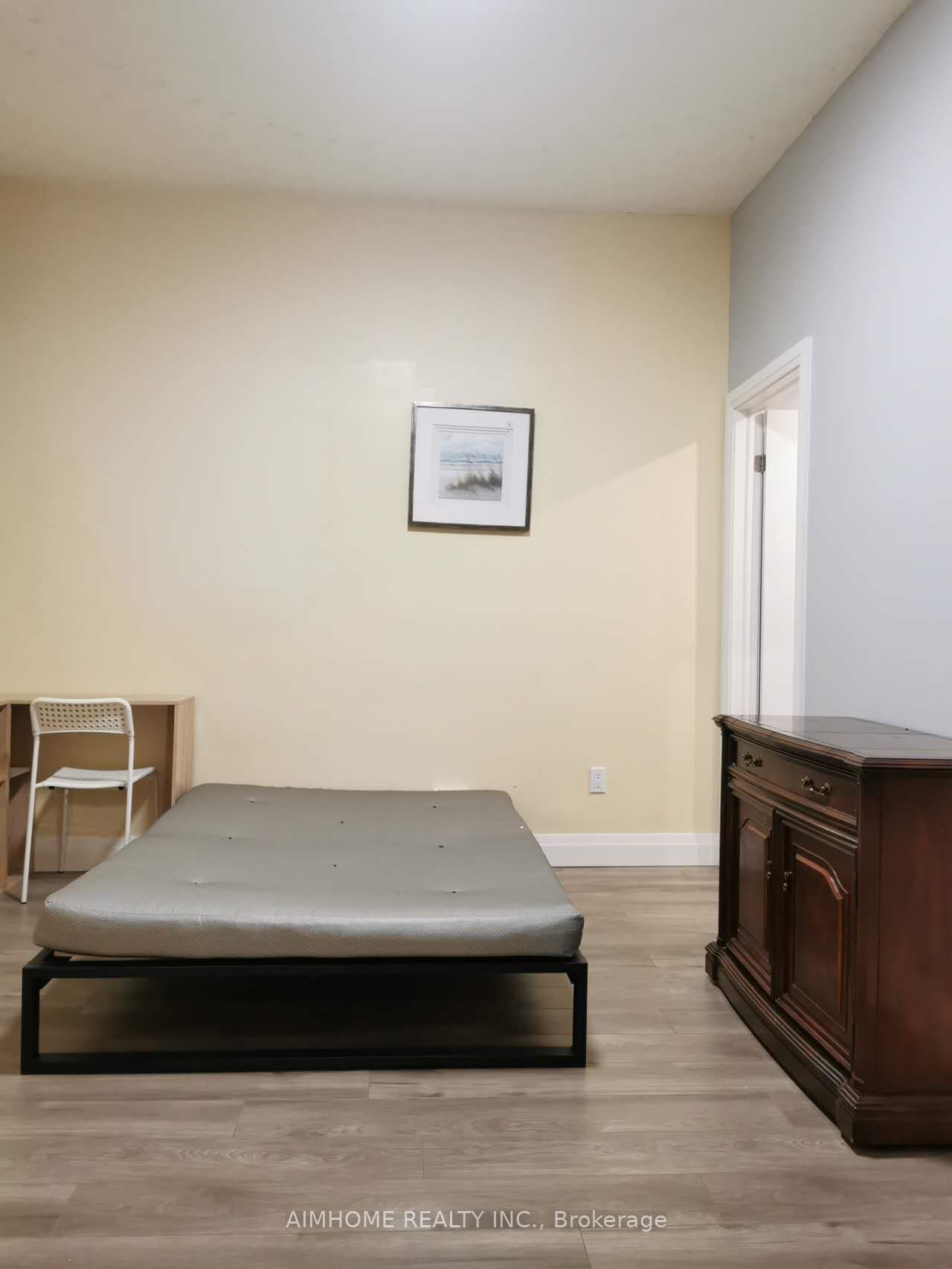 44 Robinson St, #MFL 1BR