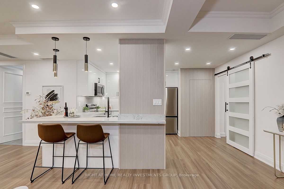 89 Skymark Dr, #3010