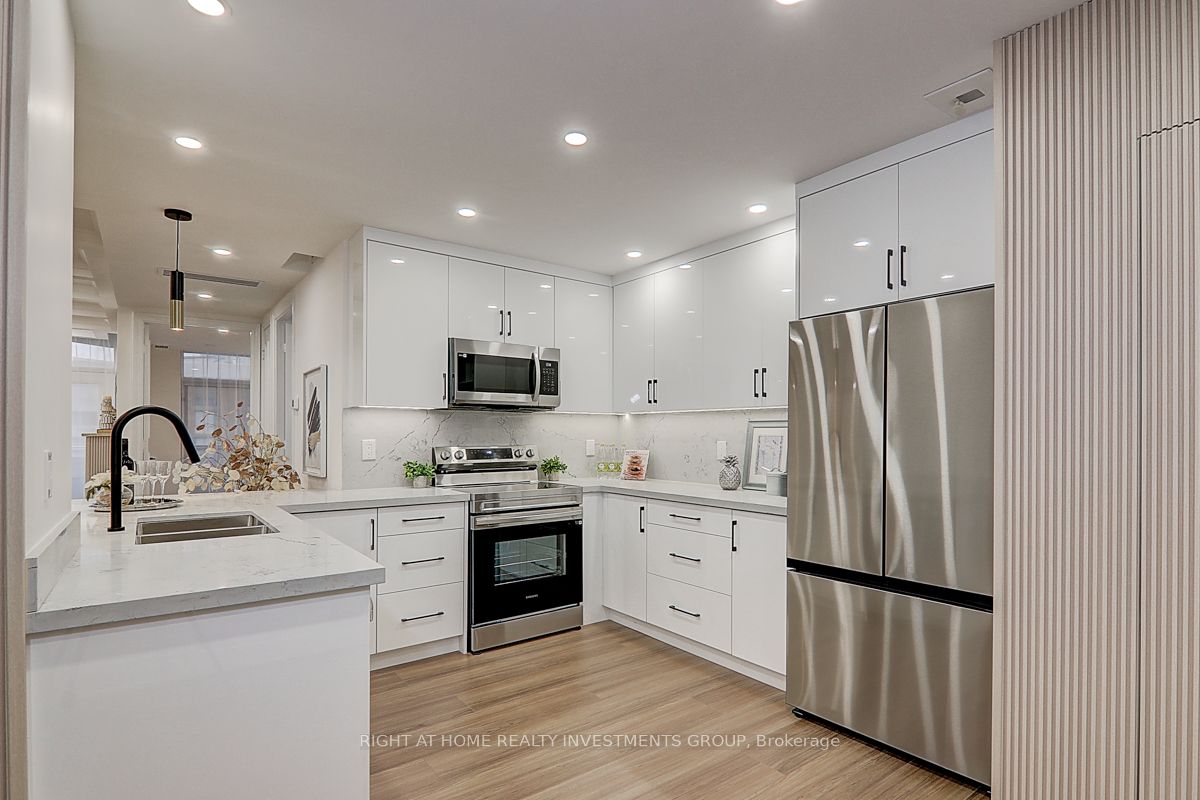 89 Skymark Dr, #3010