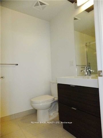 62 Forest Manor Rd, #611