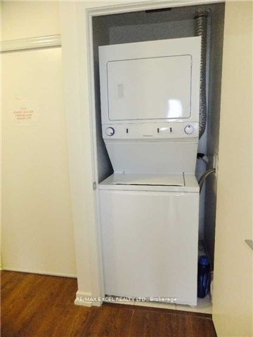 62 Forest Manor Rd, #611