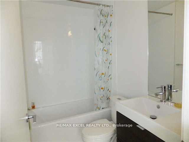 62 Forest Manor Rd, #611