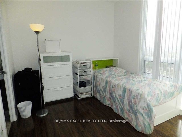 62 Forest Manor Rd, #611