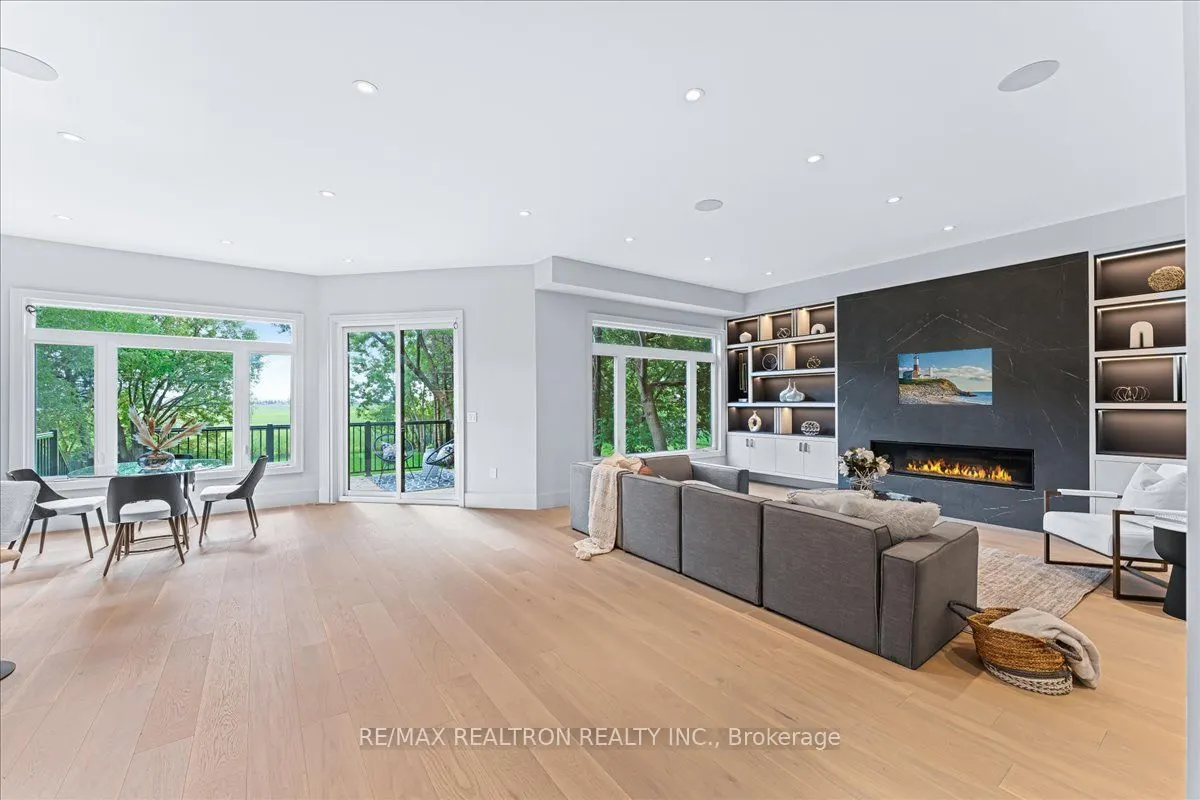 275 Reiner Rd