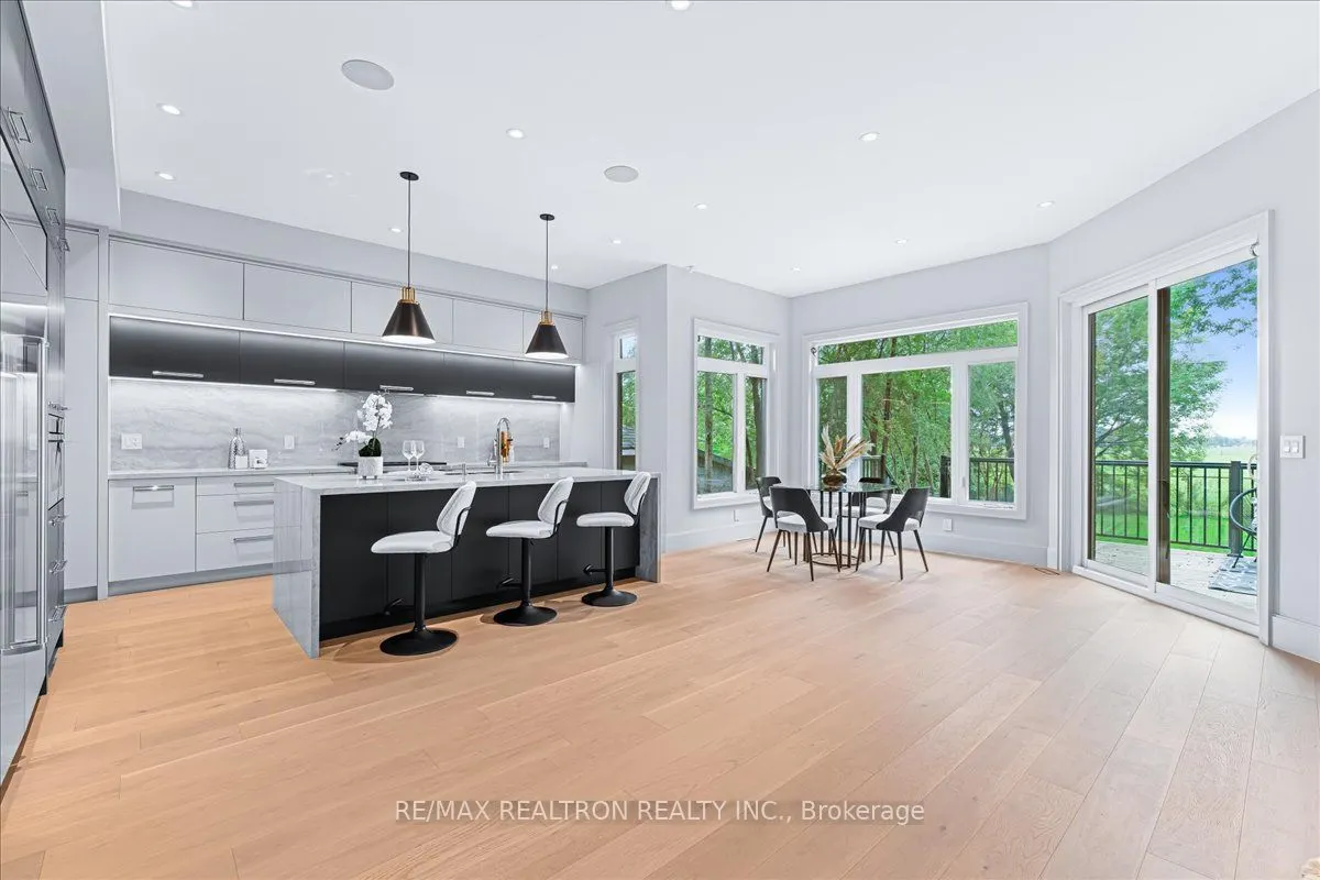 275 Reiner Rd