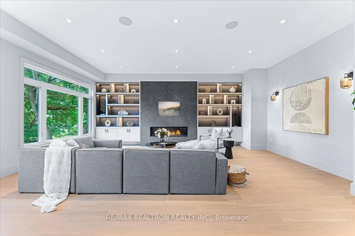 275 Reiner Rd
