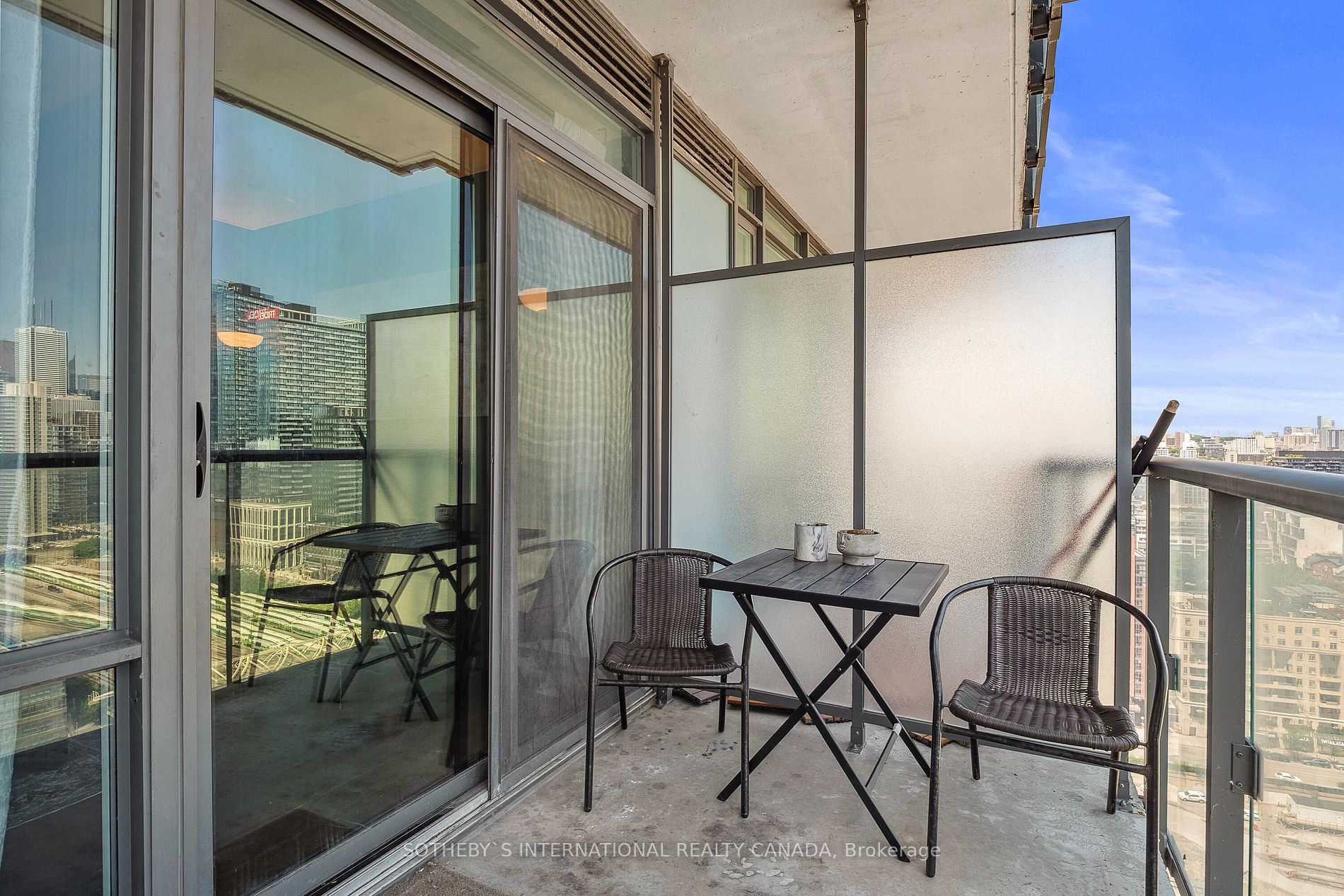 170 Fort York Blvd, #2405