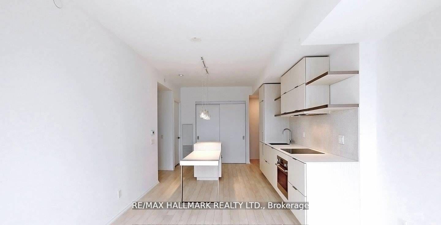 197 Yonge St, #3114