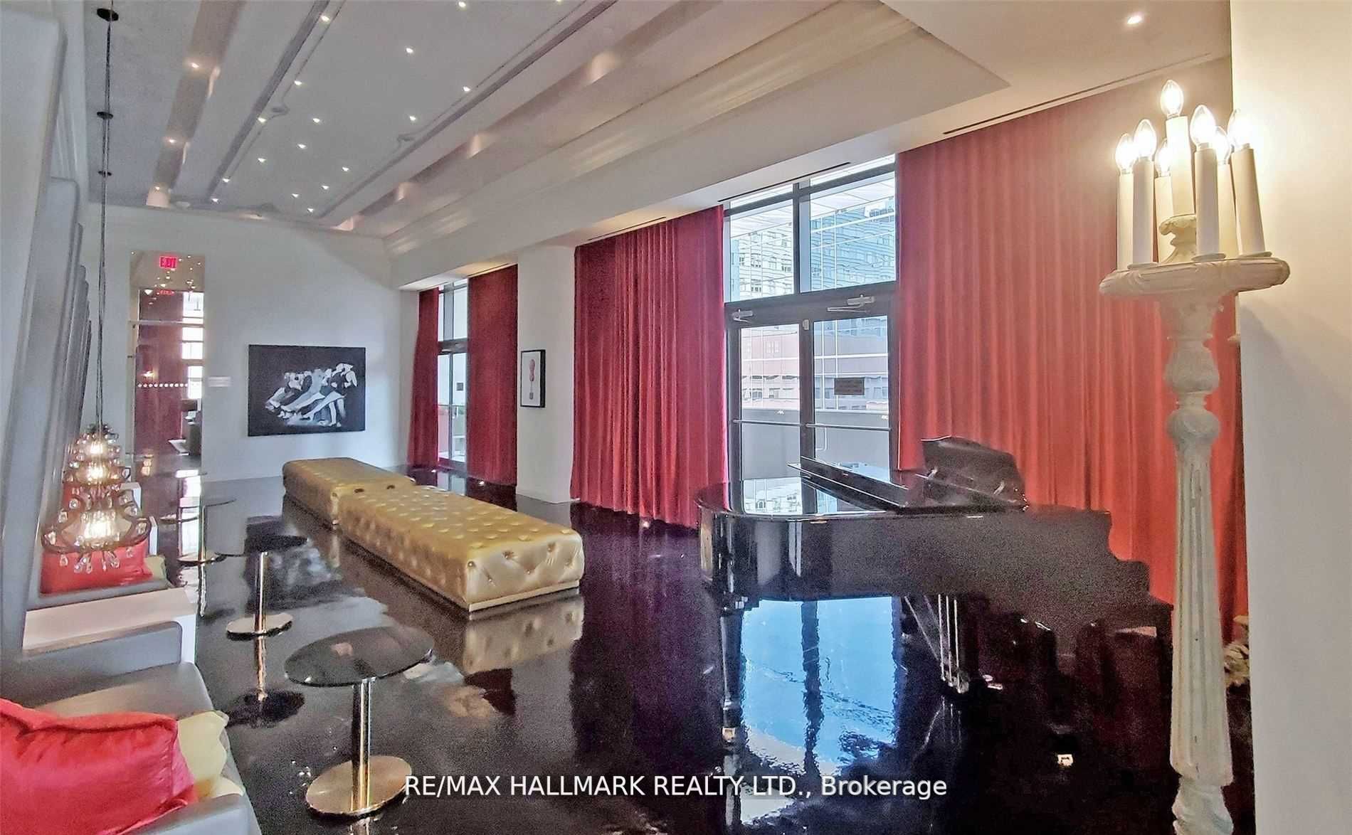 197 Yonge St, #3114