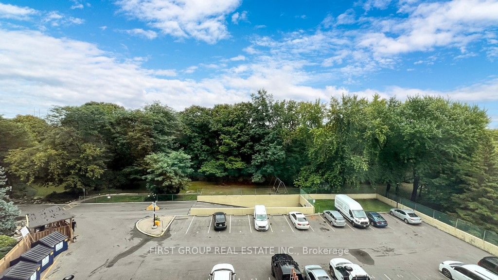 60 Pavane Linkway Way, #502