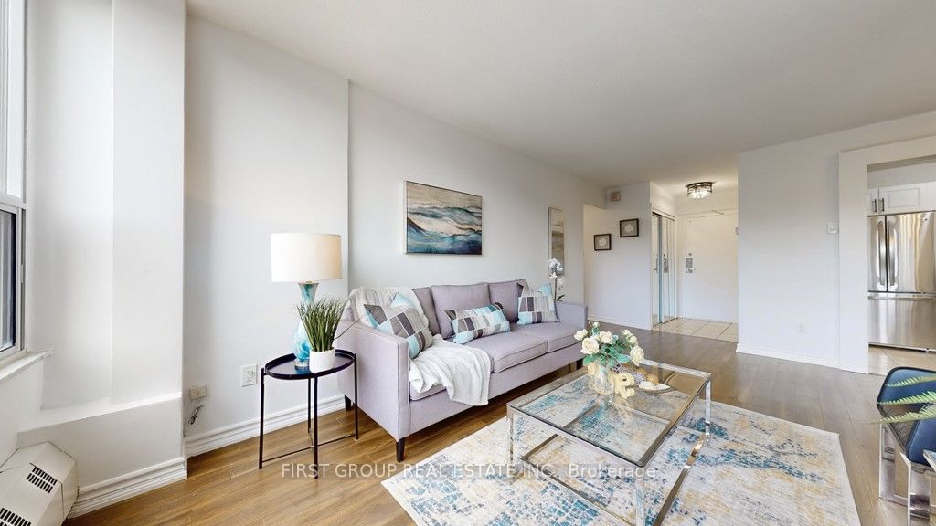 60 Pavane Linkway Way, #502