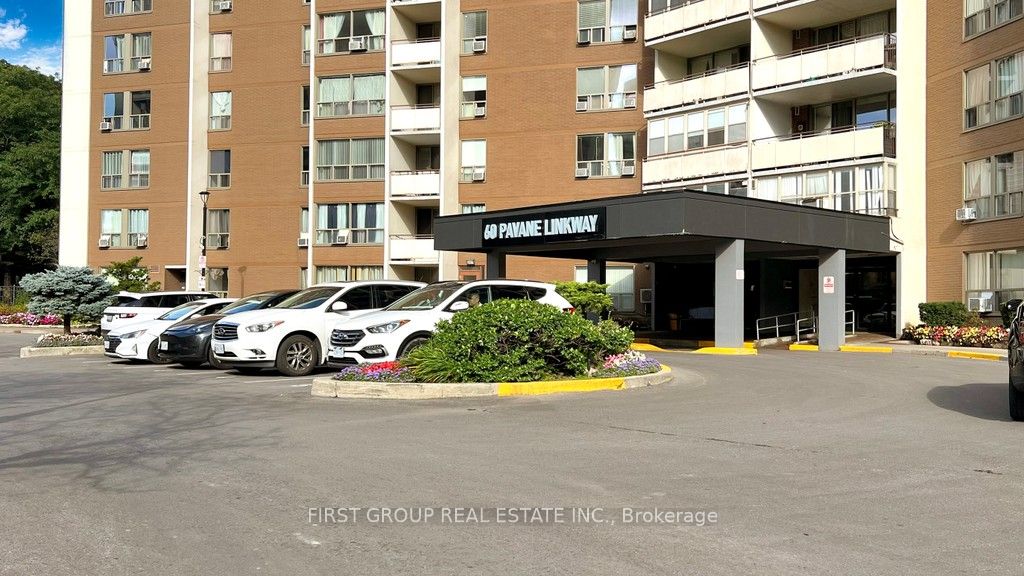 60 Pavane Linkway Way, #502