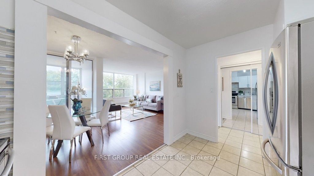 60 Pavane Linkway Way, #502