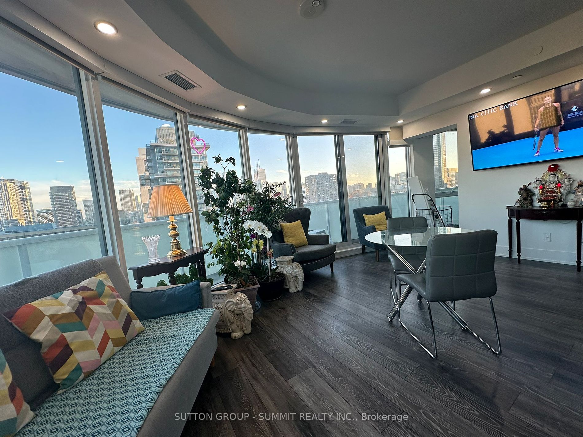 403 Church St, #2112
