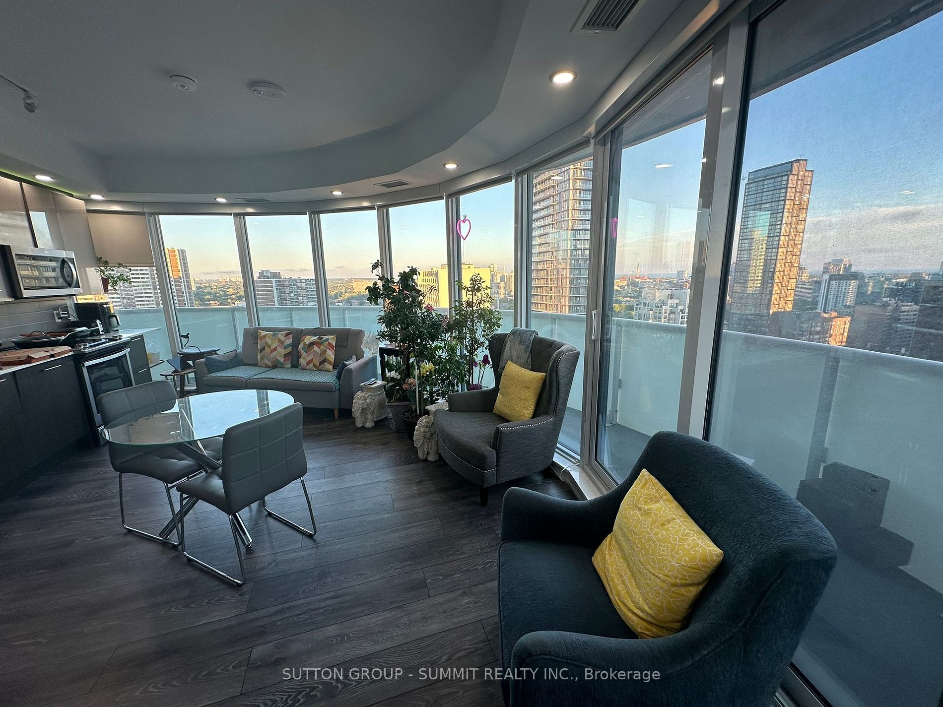 403 Church St, #2112