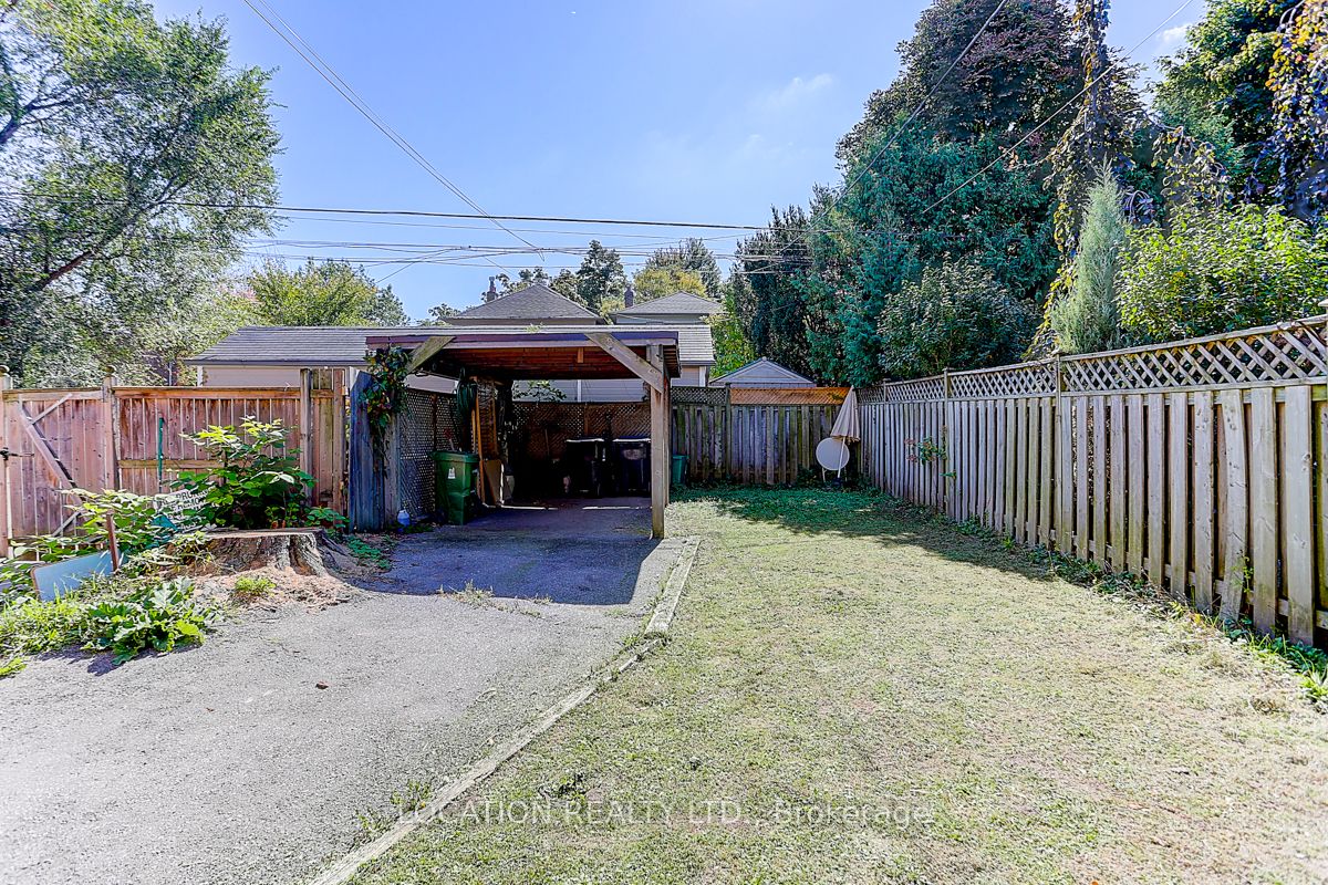89 Lawrence Ave W