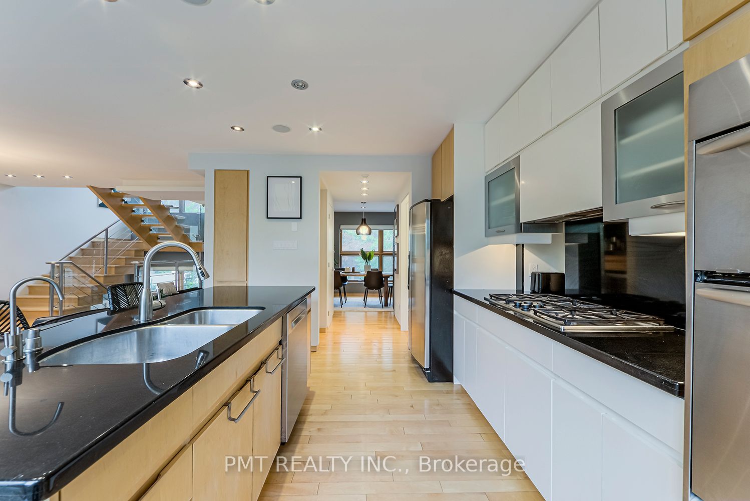 19 Clarendon Ave
