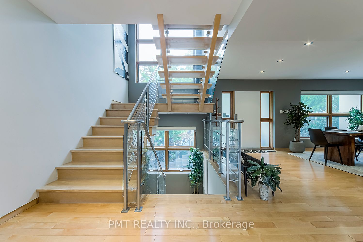 19 Clarendon Ave
