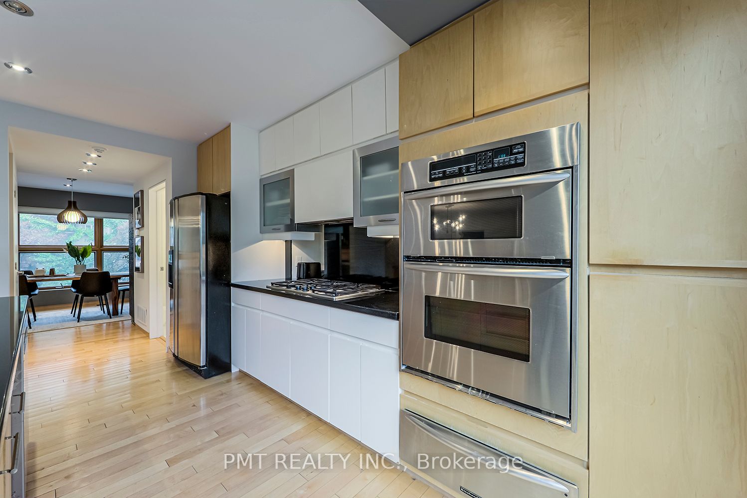 19 Clarendon Ave