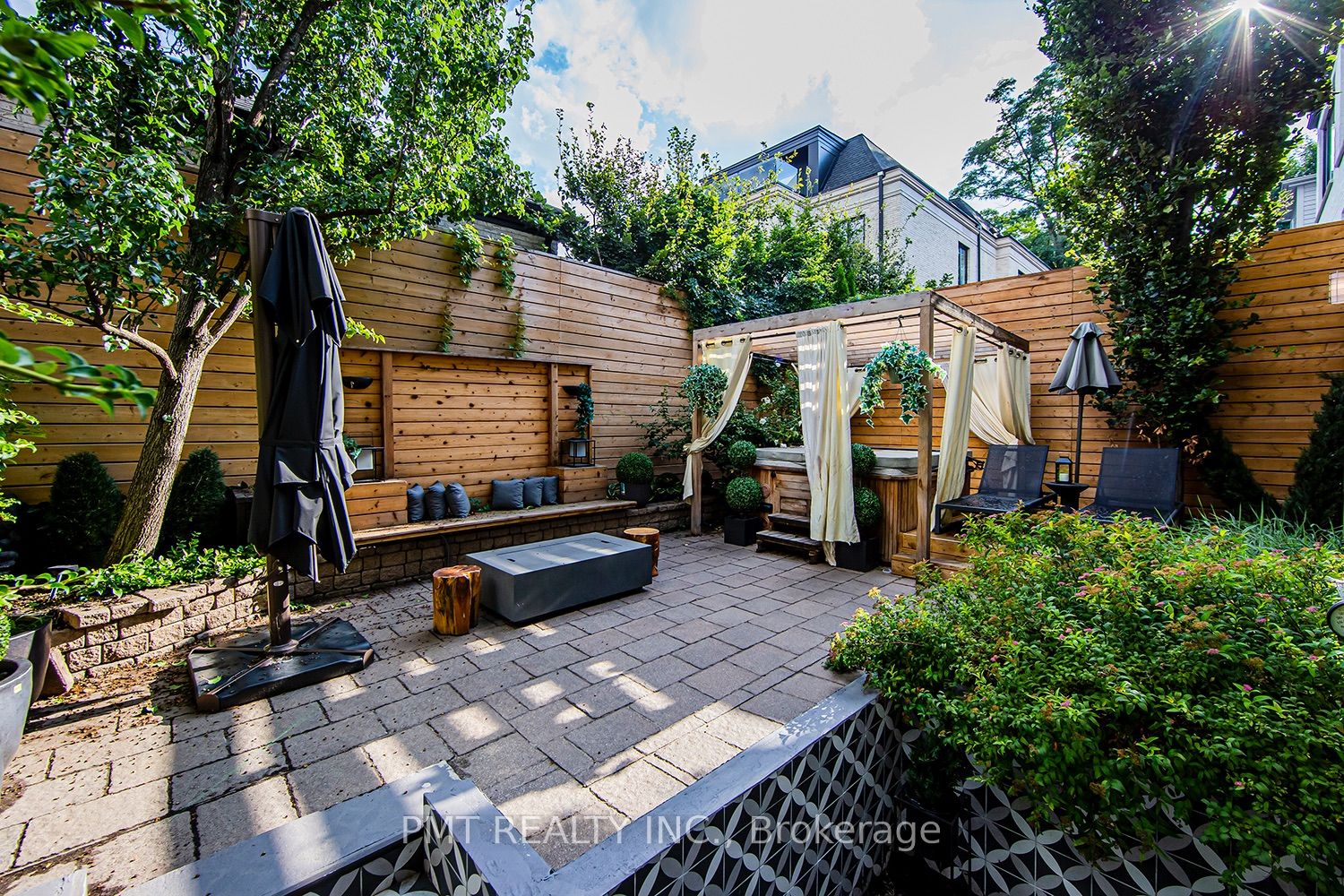 19 Clarendon Ave