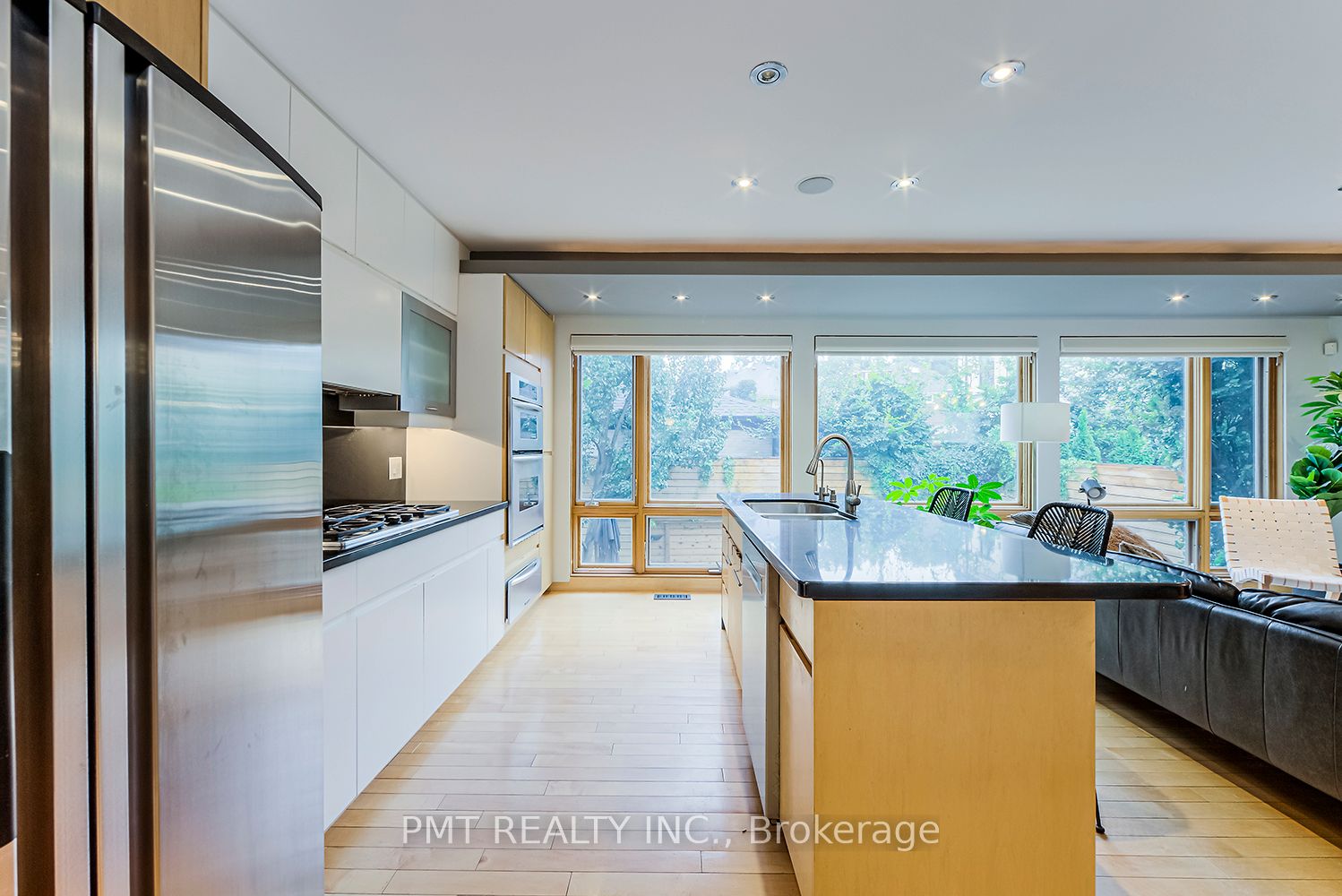 19 Clarendon Ave