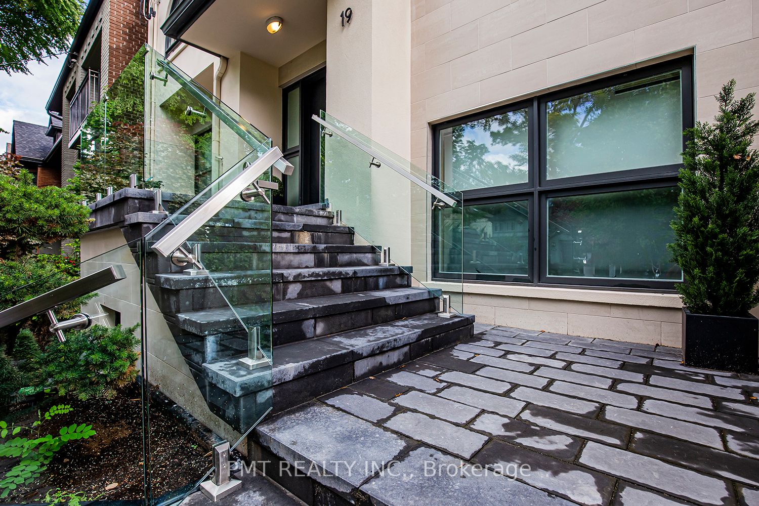 19 Clarendon Ave