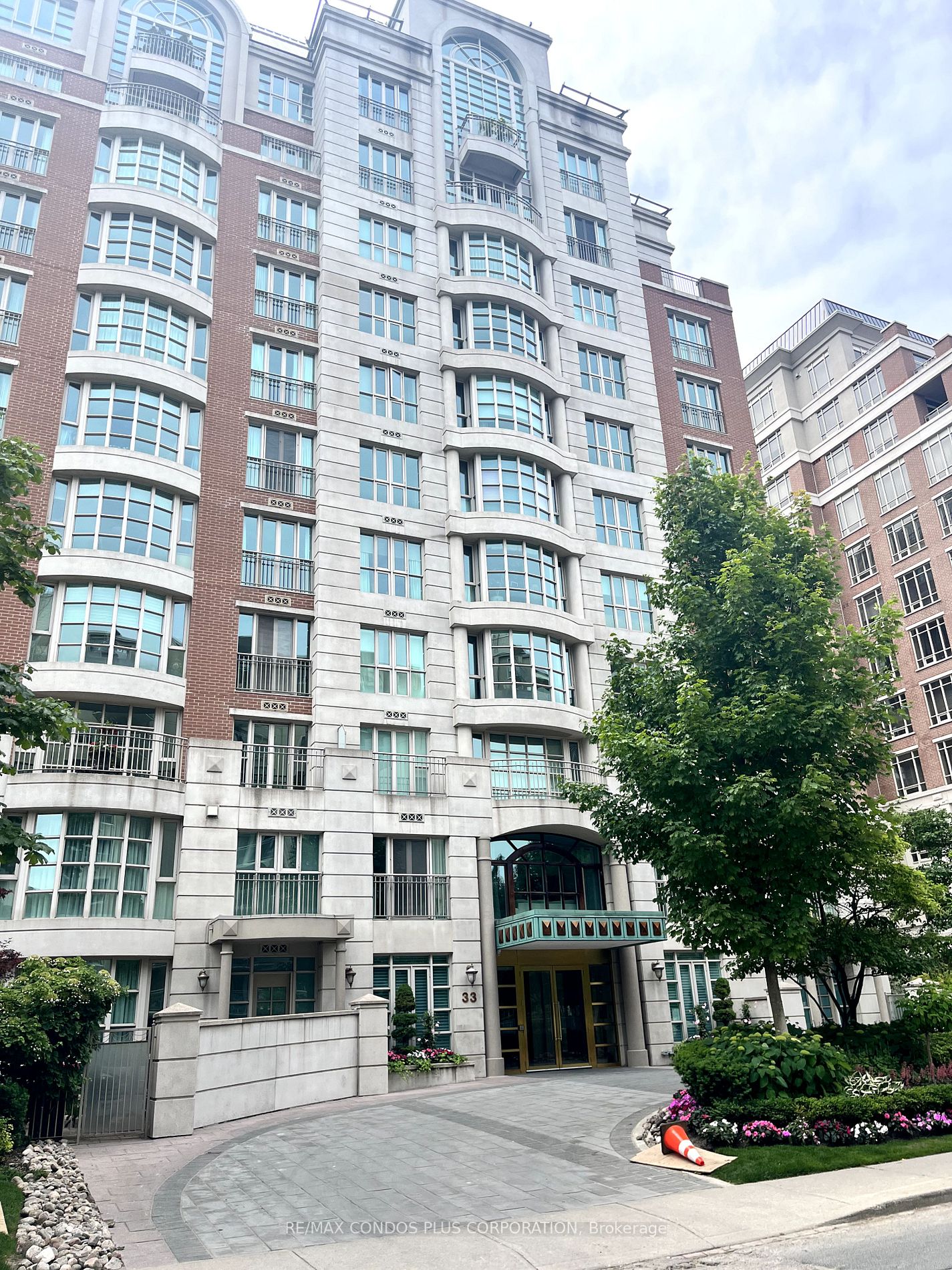 33 Delisle Ave, #904