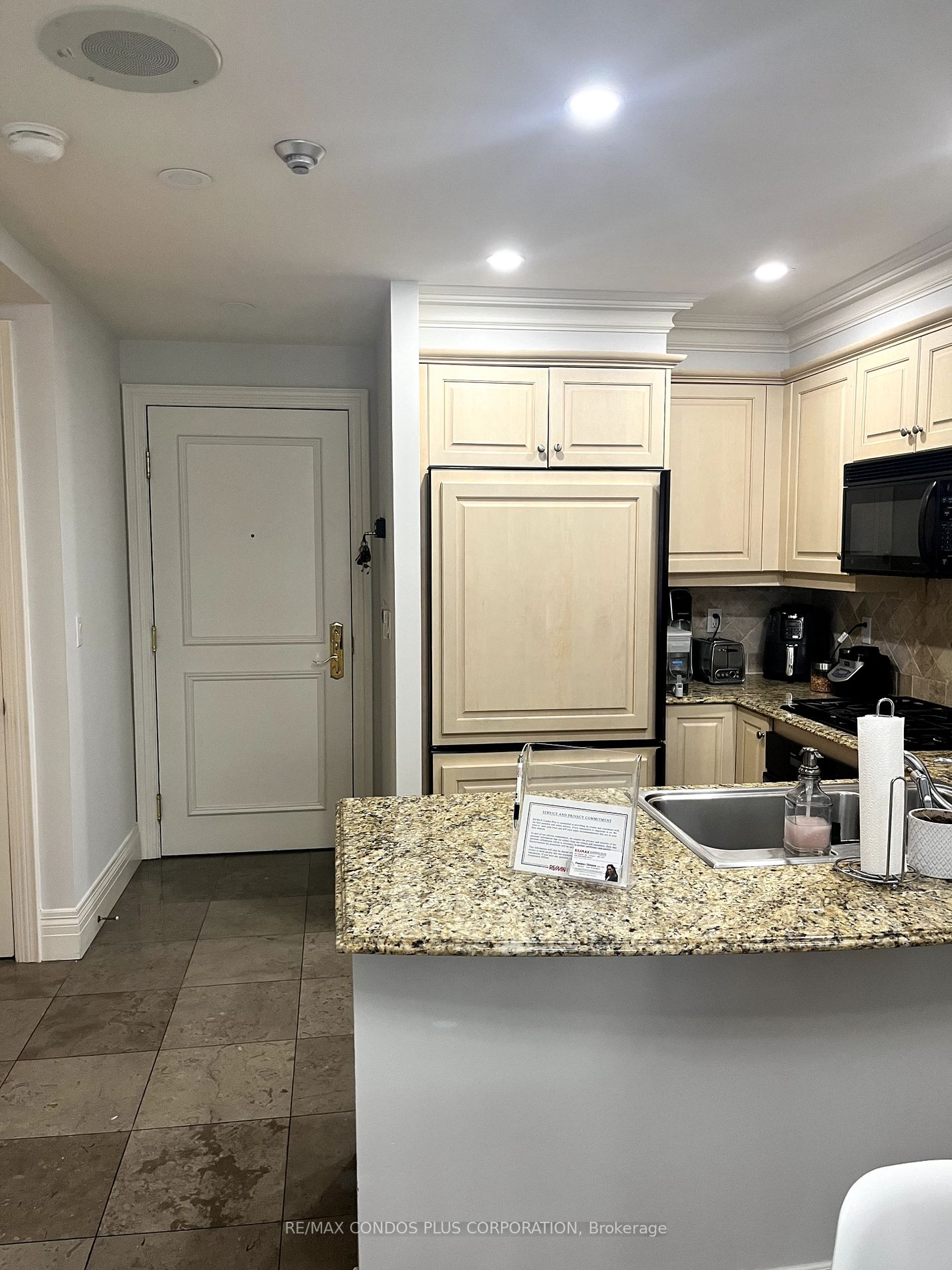 33 Delisle Ave, #904