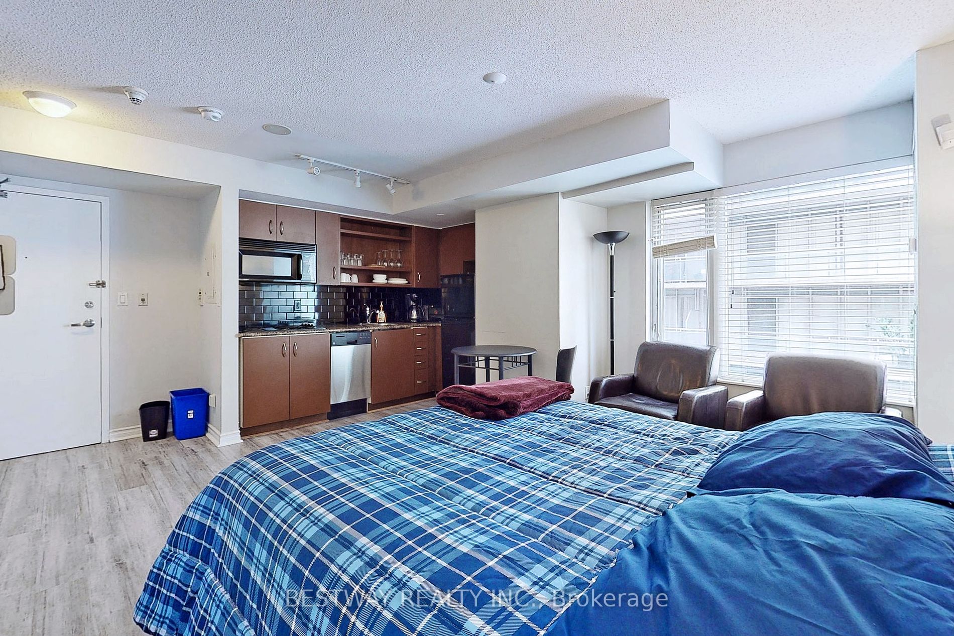 200 Victoria St, #1008