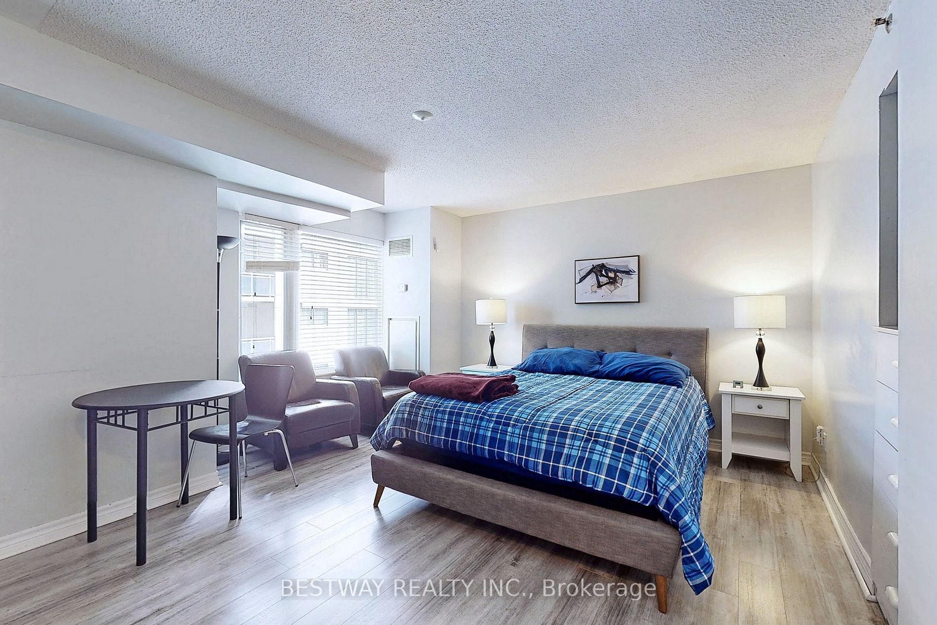 200 Victoria St, #1008