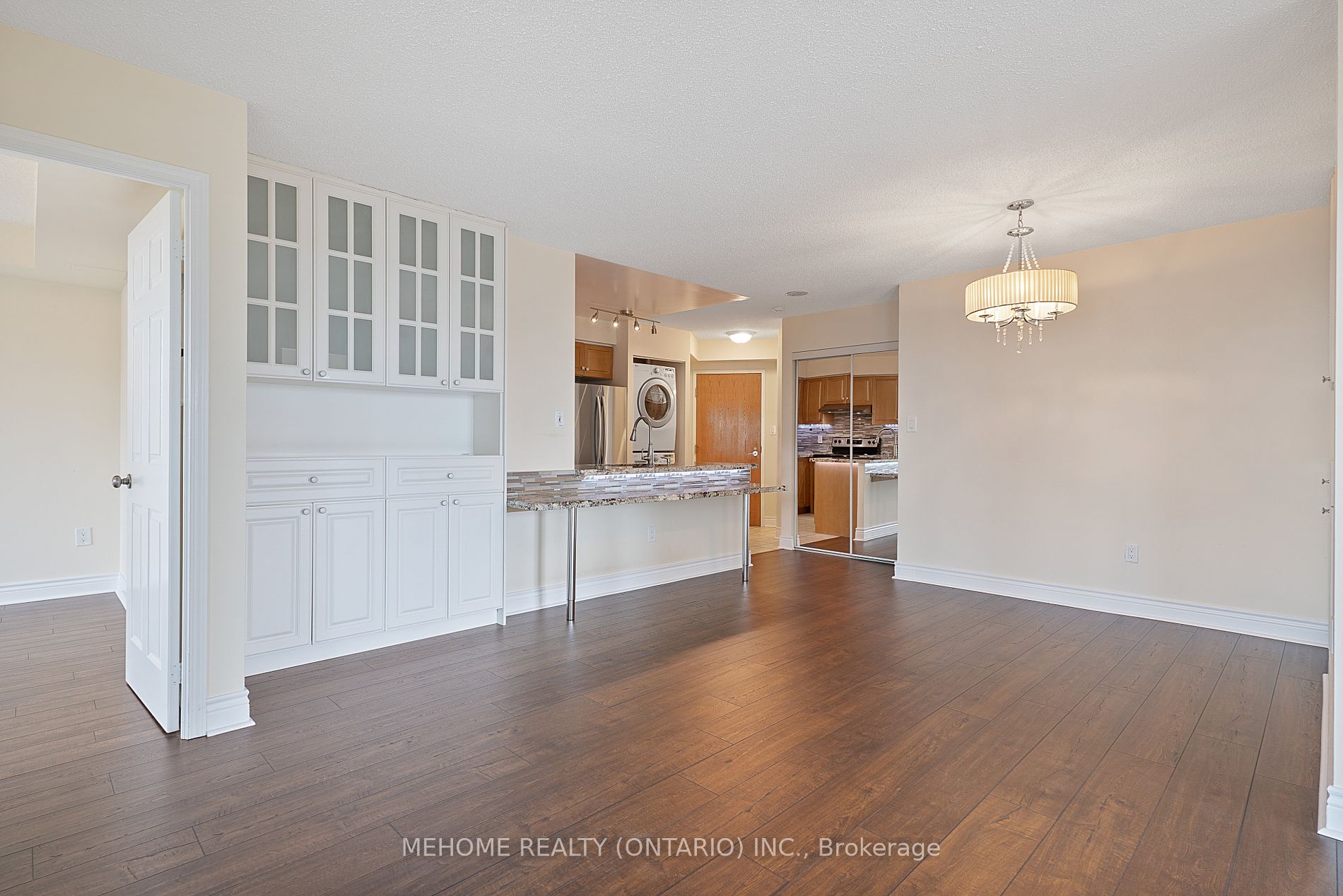 7 Lorraine Dr, #2303