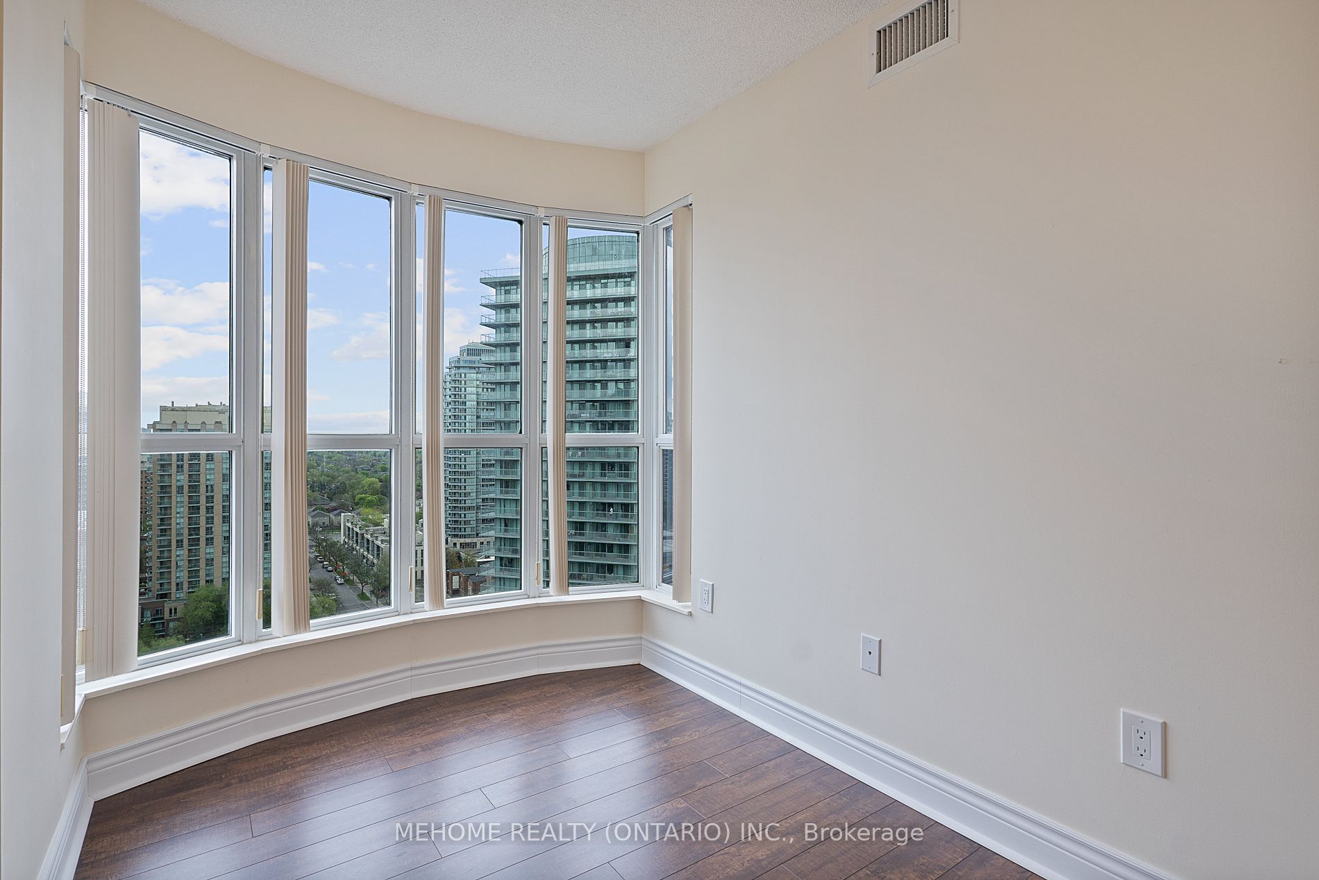 7 Lorraine Dr, #2303