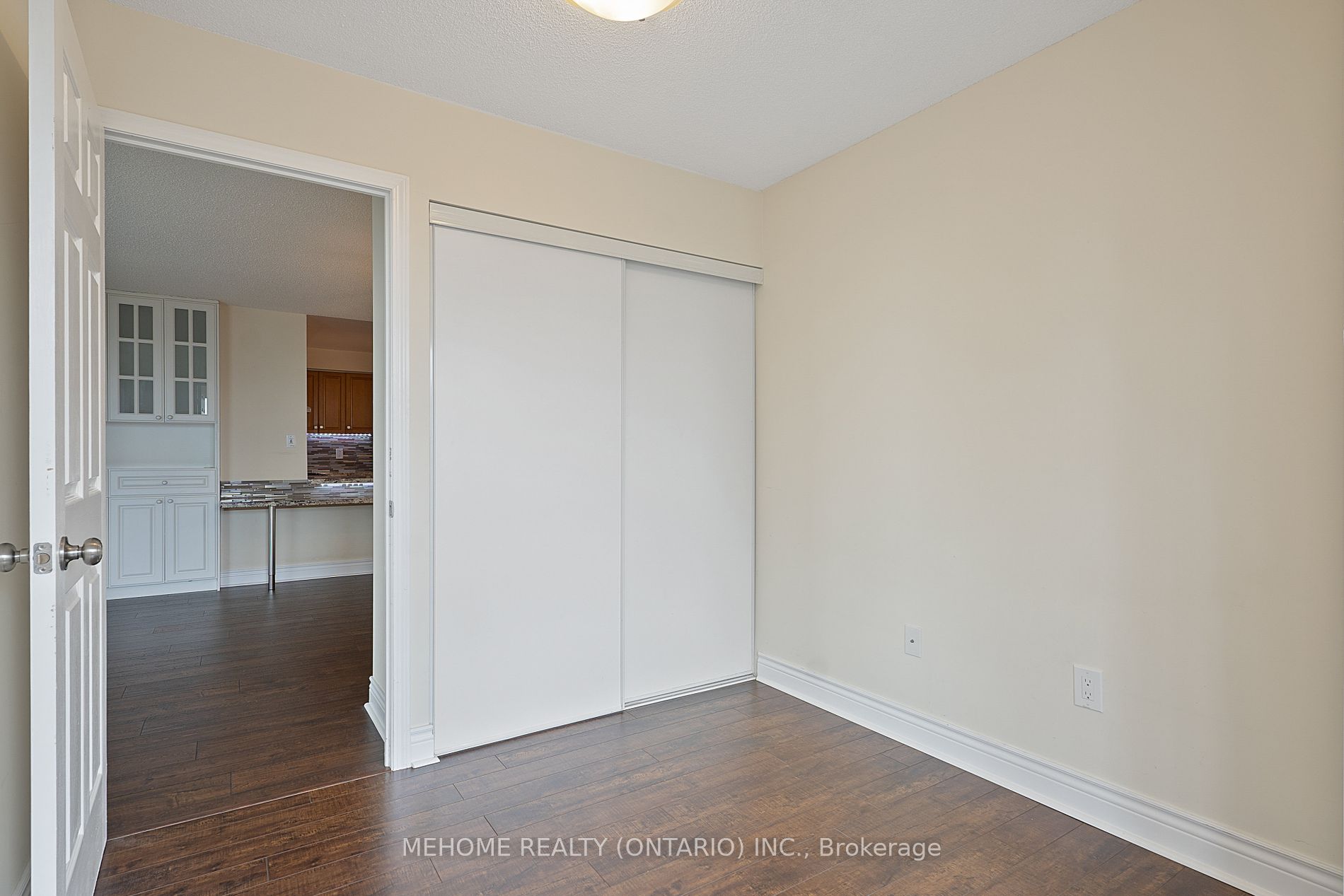 7 Lorraine Dr, #2303