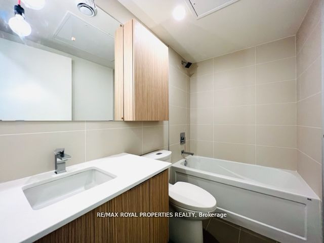 10 Deerlick Crt, #2207