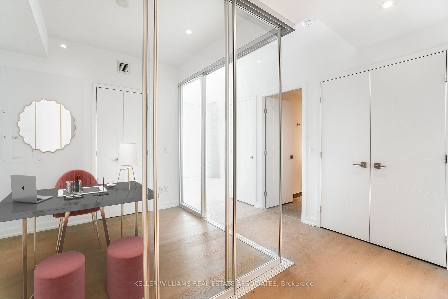 488 University Ave, #2302