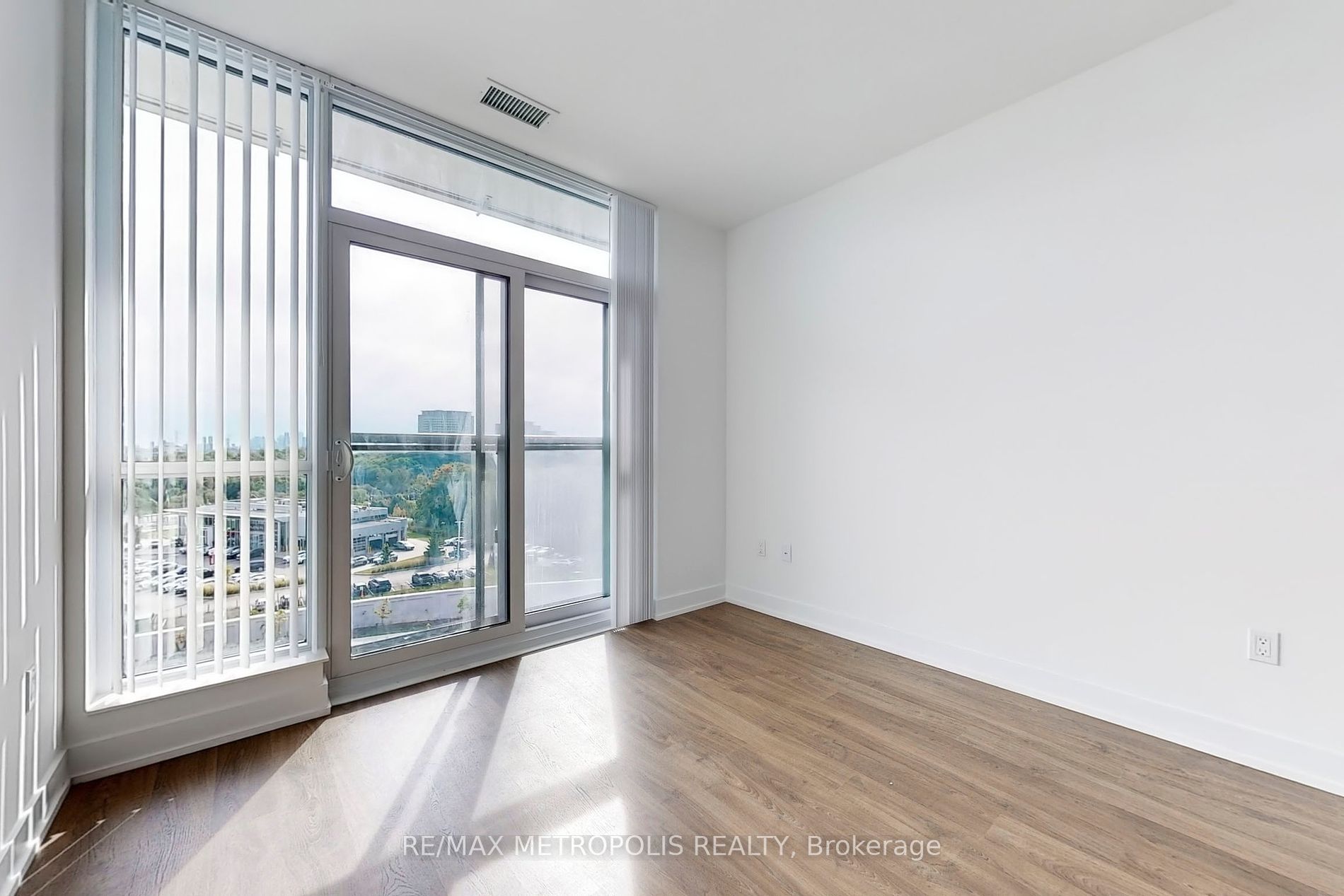 20 Inn On The Park Drive, #638