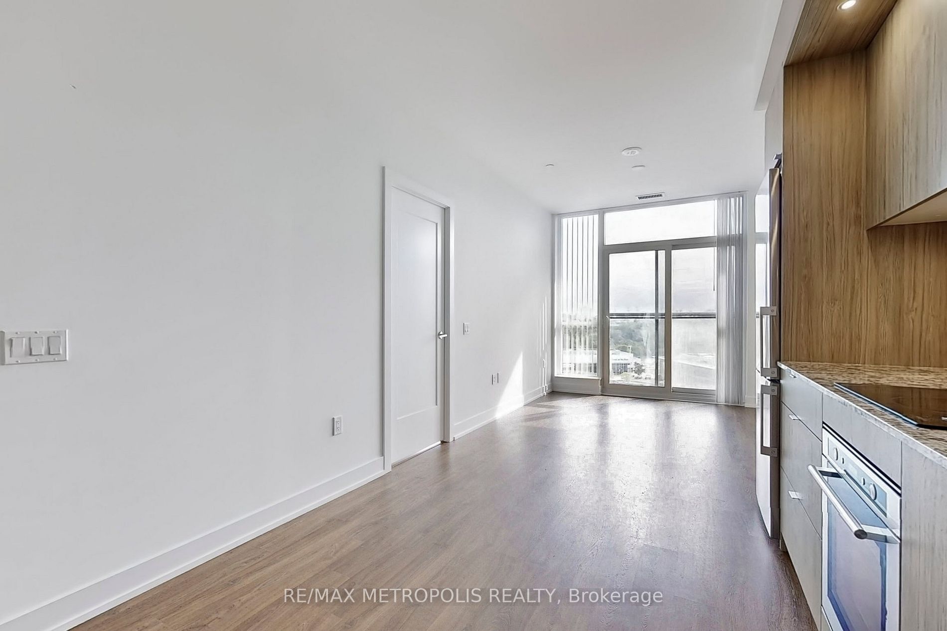 20 Inn On The Park Drive, #638