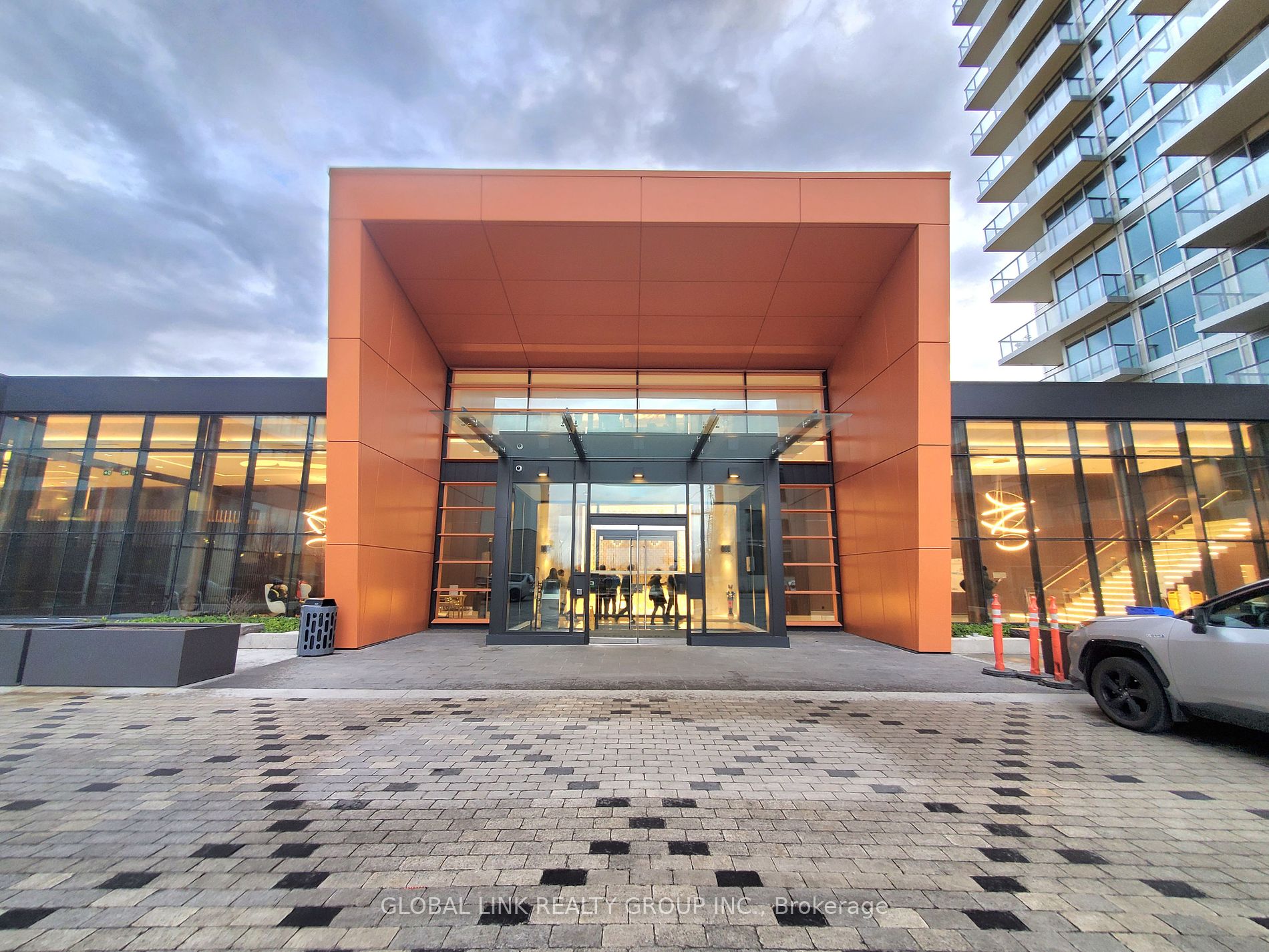 95 MCMAHON Dr, #3502