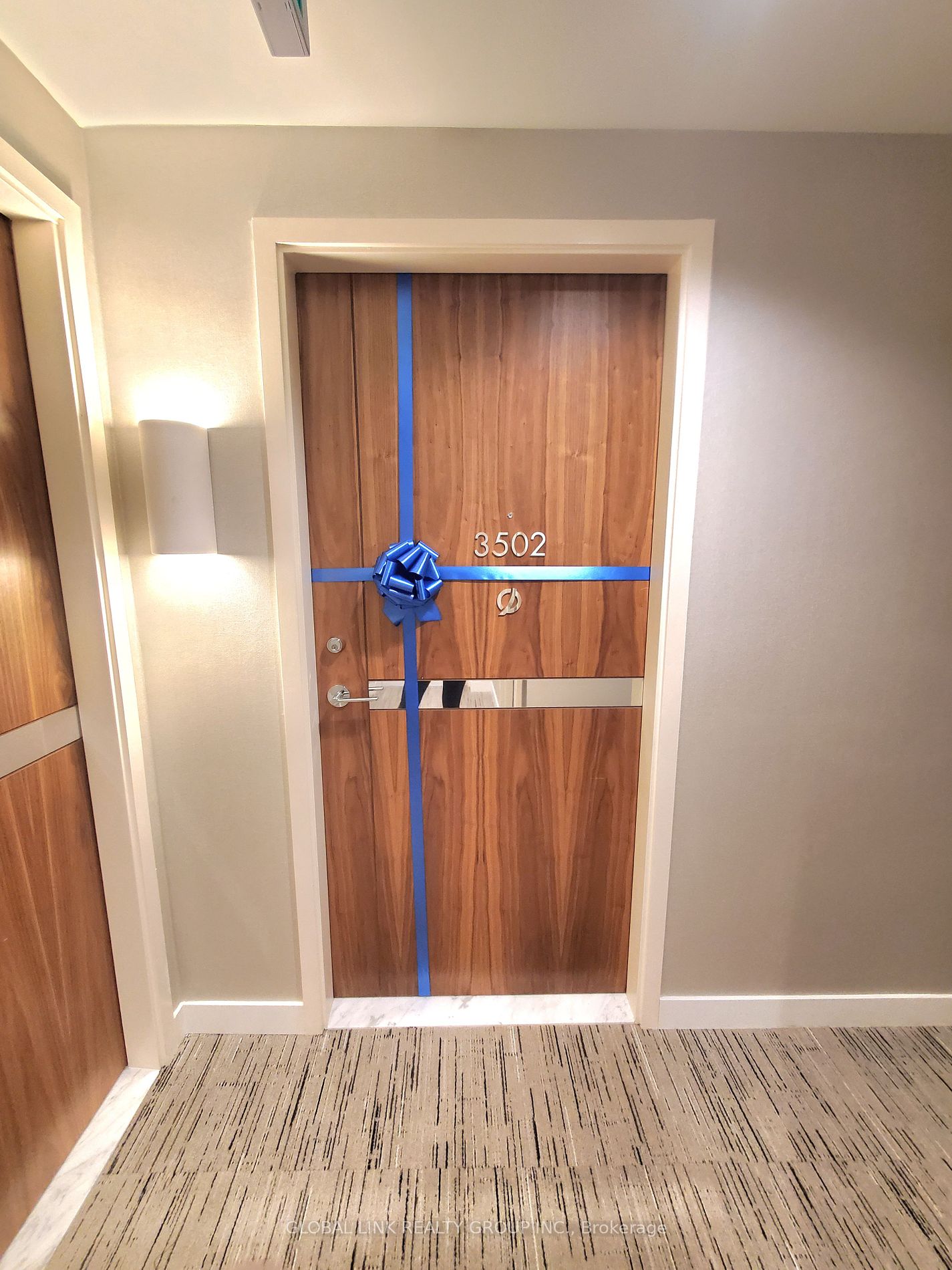 95 MCMAHON Dr, #3502