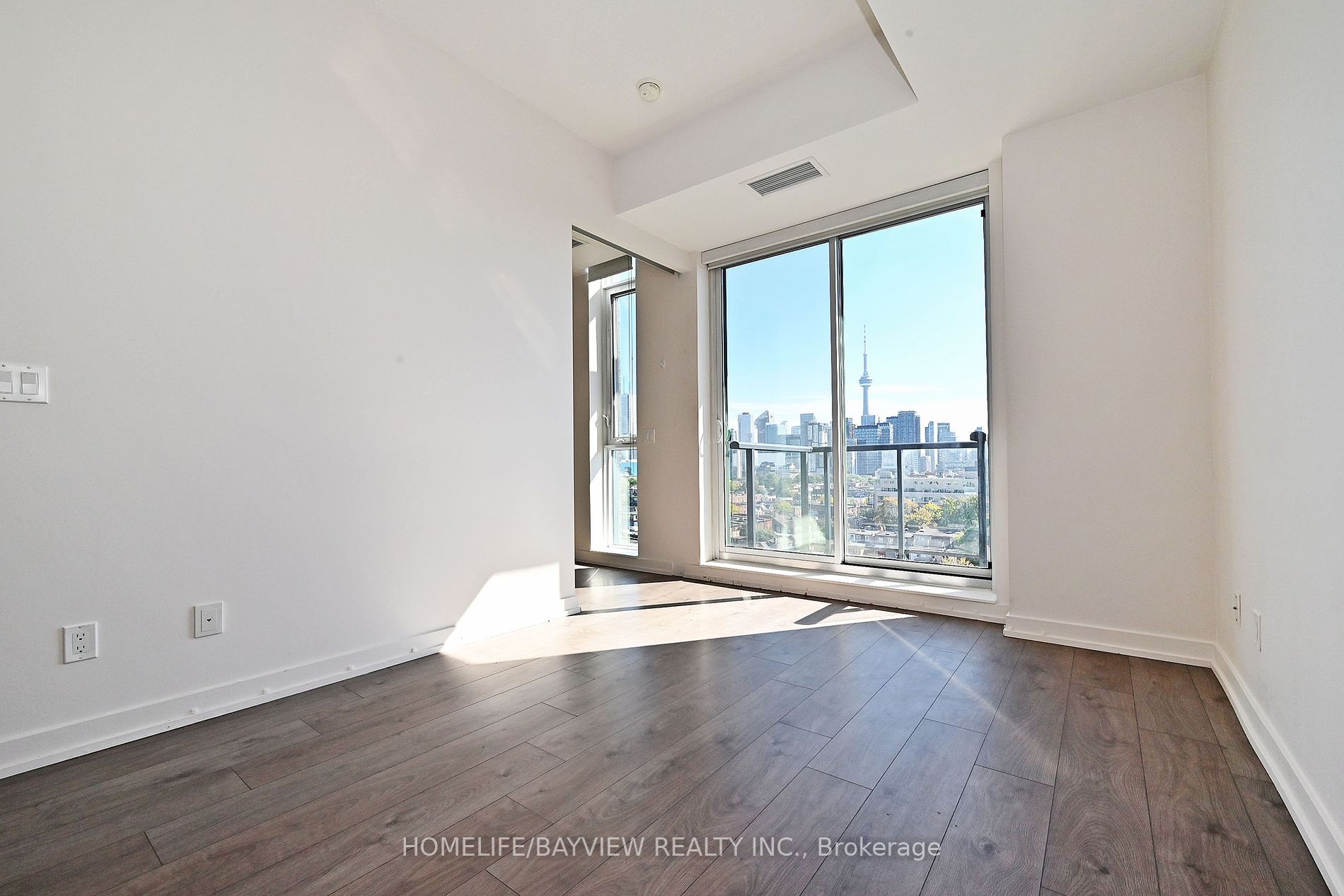 297 College St, #1009