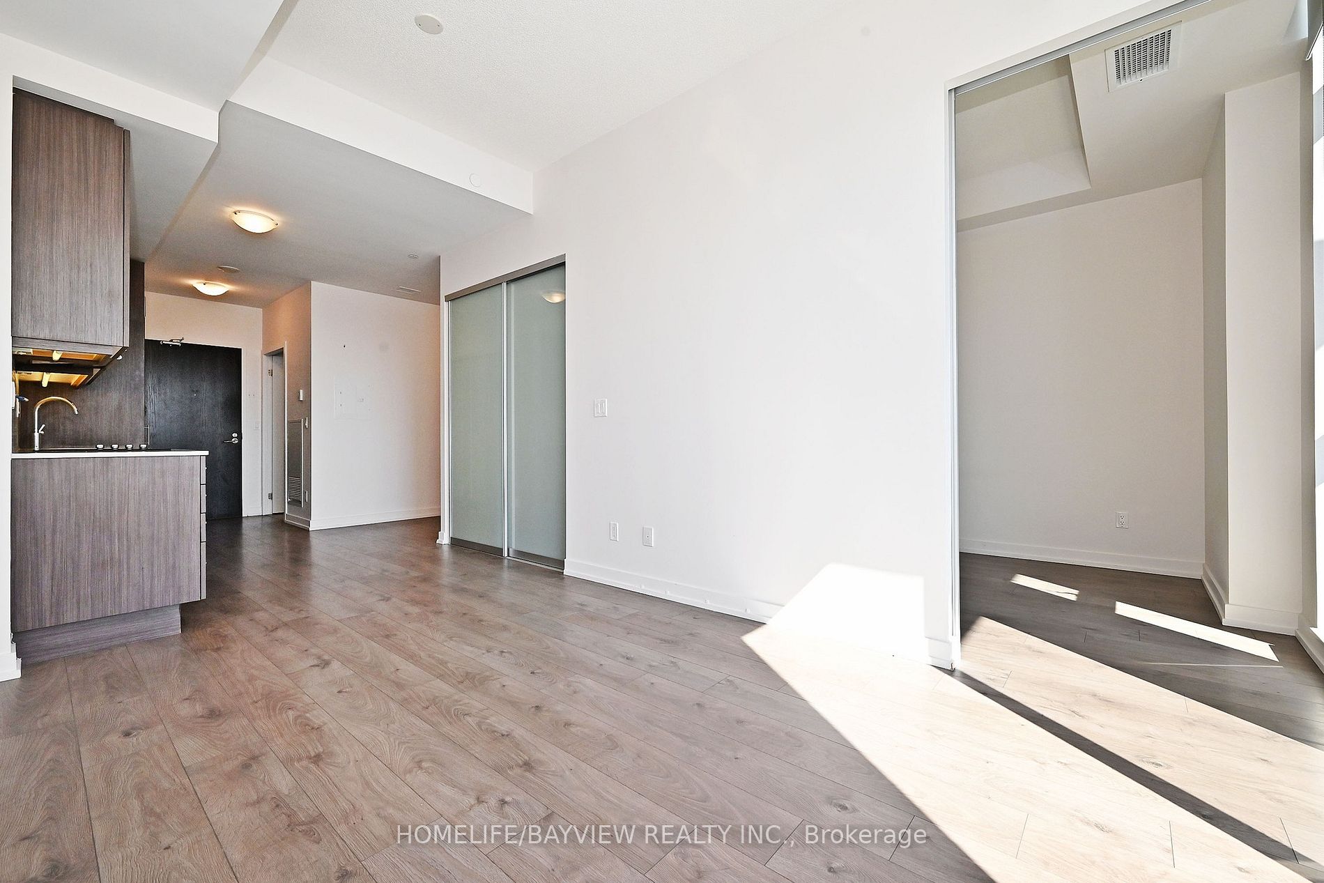 297 College St, #1009