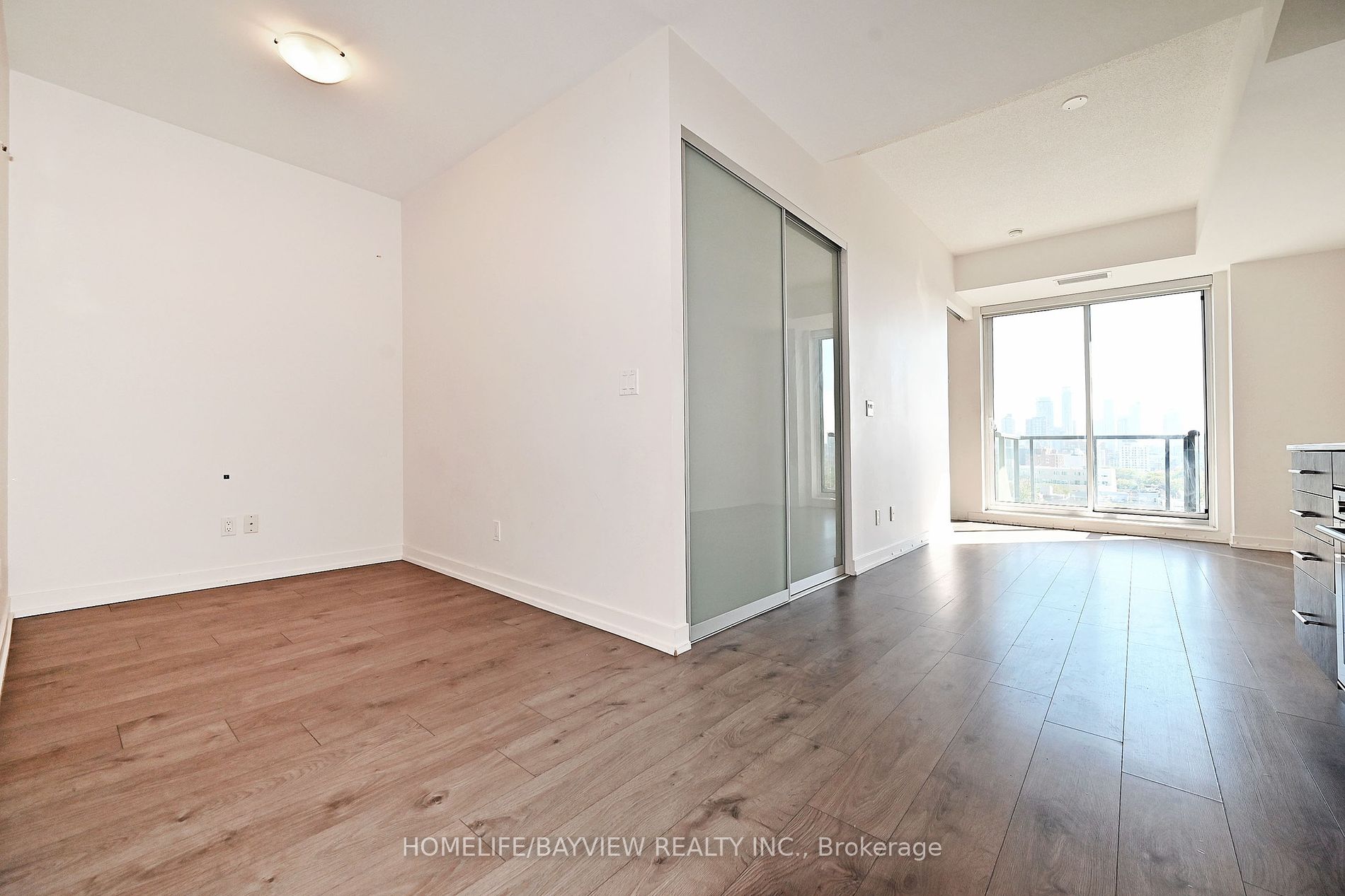 297 College St, #1009